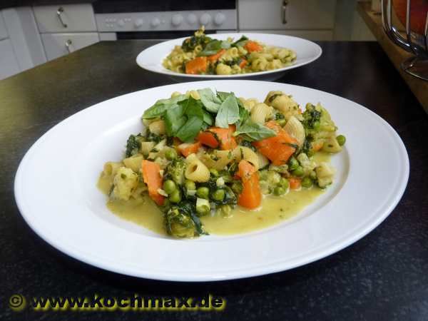 Gemischtes Gemüse in Currysauce