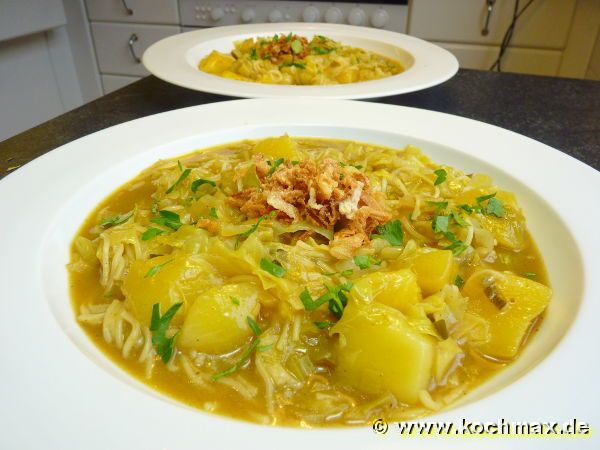 Weisskohlsuppe mit Mango und Curry