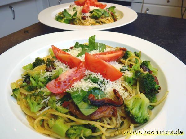 Scharfe Brokkoli-Spaghetti