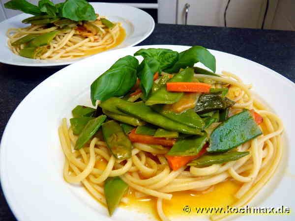 Linguine mit Curry-Gemüse