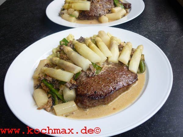 Rindsmedaillons an Spargel-Morchel-Sauce