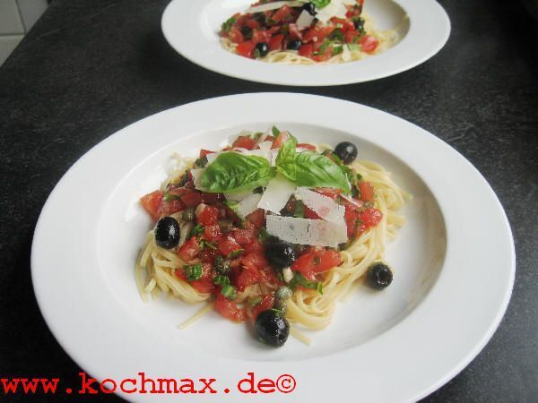 Spaghetti, Rohe Tomaten, Rucola